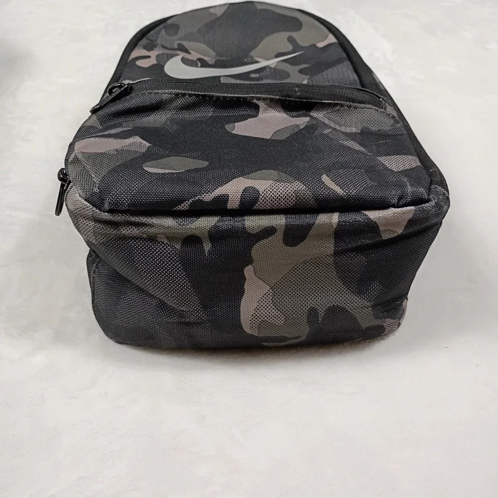 Nike Young Athlete Camo Insulated Lunch Bag Grey Black Camouflage Swoosh‎ Logo